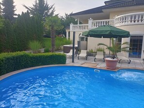 Pool - Apartment 'Wohlfühloase Ermreuth' with Mountain View, Private Pool and Wi-Fi (Neunkirchen am Brand)