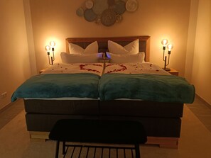 2 bedrooms, free WiFi, bed sheets - Apartment 'Wohlfühloase Ermreuth' with Mountain View, Private Pool and Wi-Fi (Neunkirchen am Brand)