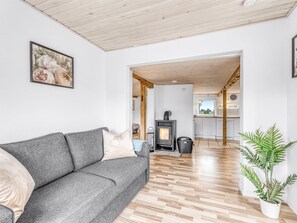 TV, fireplace - "Anneke" - 1.3km from the sea by Interhome (Idestrup)