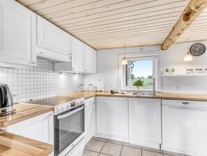Fridge, microwave, oven, dishwasher - "Anneke" - 1.3km from the sea by Interhome (Idestrup)