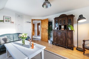 Interior - Apartment 'Ferienwohnung Freiblick' with Shared Terrace, Shared Garden and Wi-Fi (Neukirchen)