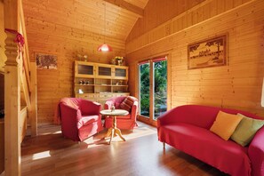 TV, DVD player, stereo - Holiday Home 'Ferienhaus Moritzburg' with Private Terrace, Private Garden and Wi-Fi (Moritzburg)