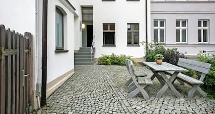 Ferienwohnung 2" mit gemeinsamer Terrasse und WLAN