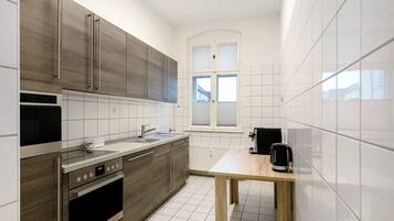 Fridge, microwave, oven, dishwasher