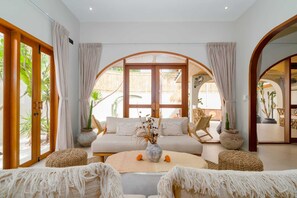 Basic-villa | Opholdsområde | Tv, streamingtjenester