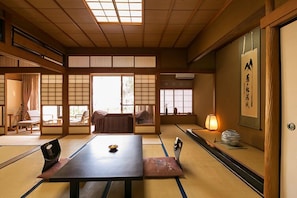 Kamar Quadruple Standar