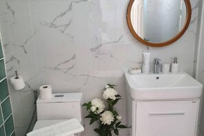 Kostenlose Toilettenartikel