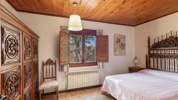 4 slaapkamers, een strijkplank/strijkijzer, gratis wifi