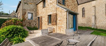 Holiday Home 'Maison Chapelle Du Verger' with Sea View, Shared Terrace and Private Garden