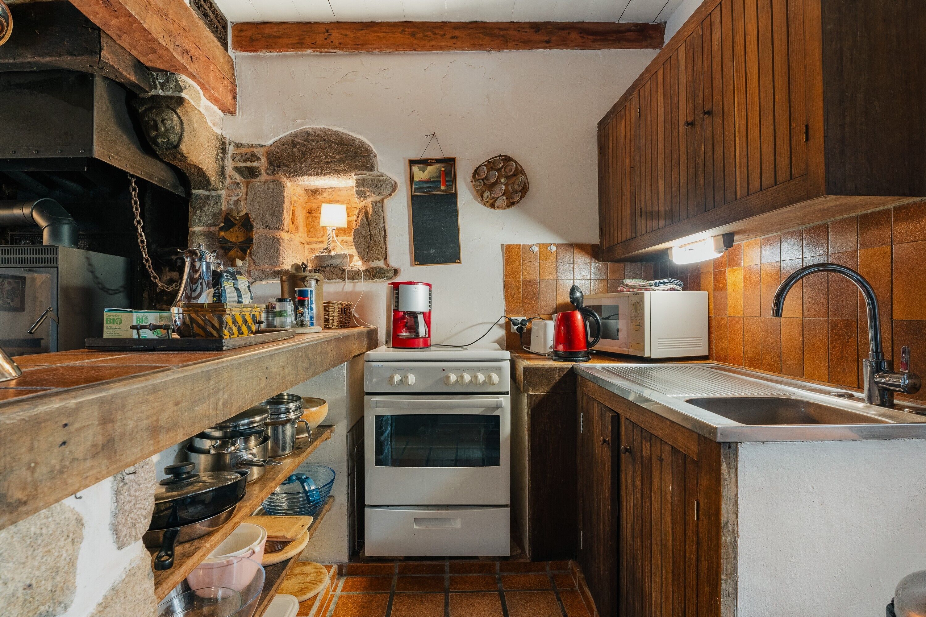 冰箱、微波炉、烤箱、炉灶