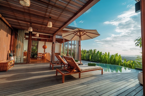 Luksussuite, havutsikt | Terrasse/patio