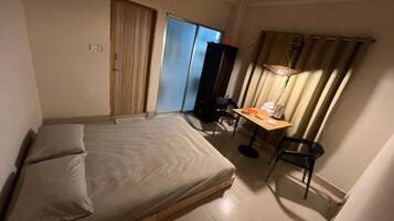 1 chambre, fer et planche Ă  repasser, Wi-Fi, draps fournis