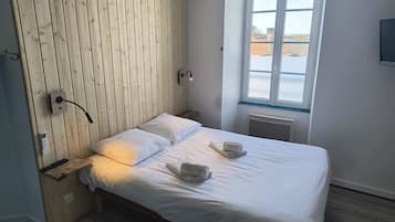 Dobbeltrom | Lydisolert, barnesenger (inkludert), wi-fi (inkludert) og sengetĂžy