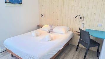 Tweepersoonskamer | Geluiddichte muren, gratis babybedden, gratis wifi, beddengoed