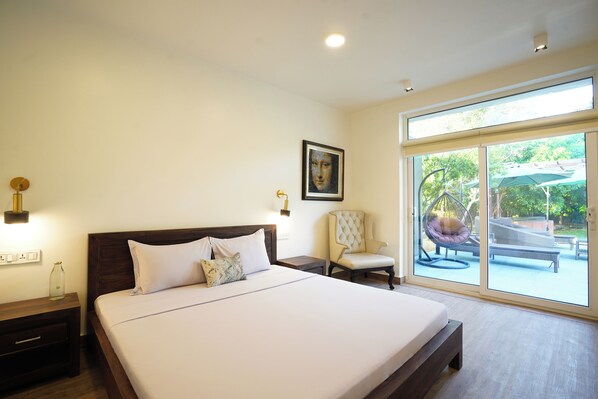 5 bedrooms, iron/ironing board, WiFi, bed sheets