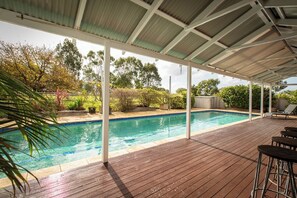 Kolam renang outdoor