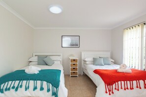 Rumah Deluks, 3 kamar tidur, Bebas Asap Rokok | 3 kamar tidur dan didekorasi berbeda-beda