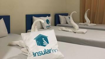 مكتب وواي فاي مجانًا وملاءات أسرّة