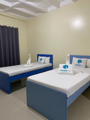 Twin Room - Reddoorz @ Insular Square Mandaue City (Mandaue)