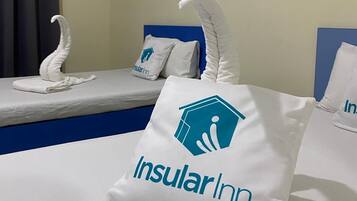 Twin Room | Desk, free WiFi, bed sheets