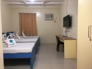 Triple Room - Reddoorz @ Insular Square Mandaue City (Mandaue)