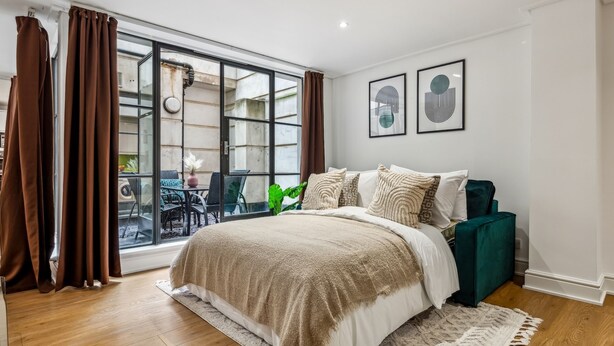 Unclassified image, 1 of 22, button - Modern 1BR with Patio in Holborn (London)