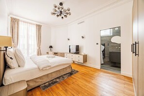4 Schlafzimmer, Bügeleisen/Bügelbrett, Reisekinderbett, WLAN