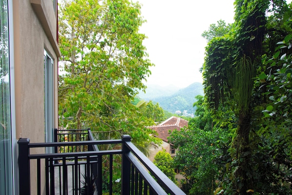 Deluxe Double Room, Balcony, Mountain View | Free WiFi - Peaceful Peak (Kandy)