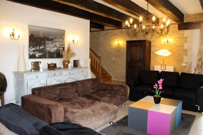 Living area - A Quelques km de Cabourg, Gîte de Caractère à la Campagne: La Cave à Cidre (Basseneville)