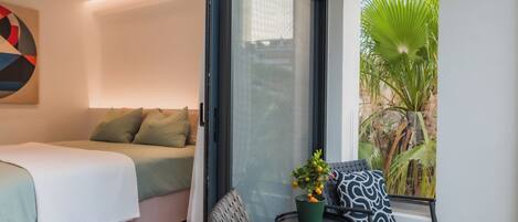 1 bedroom, in-room safe, iron/ironing board, free WiFi