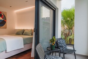 1 bedroom, in-room safe, iron/ironing board, free WiFi - Emerald Stone Apartment Varkiza "The Essence of Elegance" (Vari)