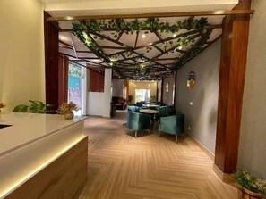 Lobby sitting area - Tentree Resort Bhurban (Murree)