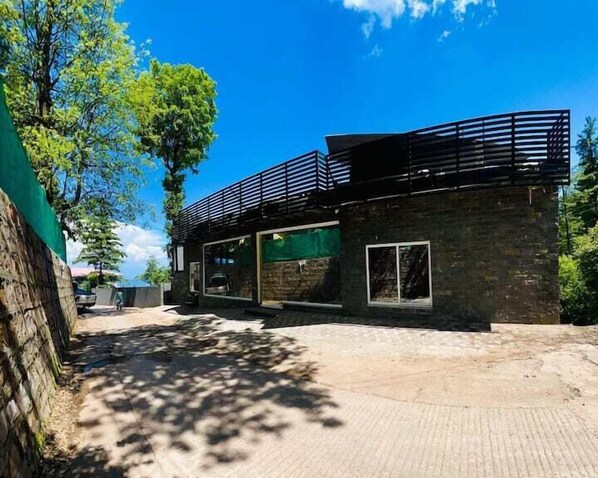 Front of property - Tentree Resort Bhurban (Murree)