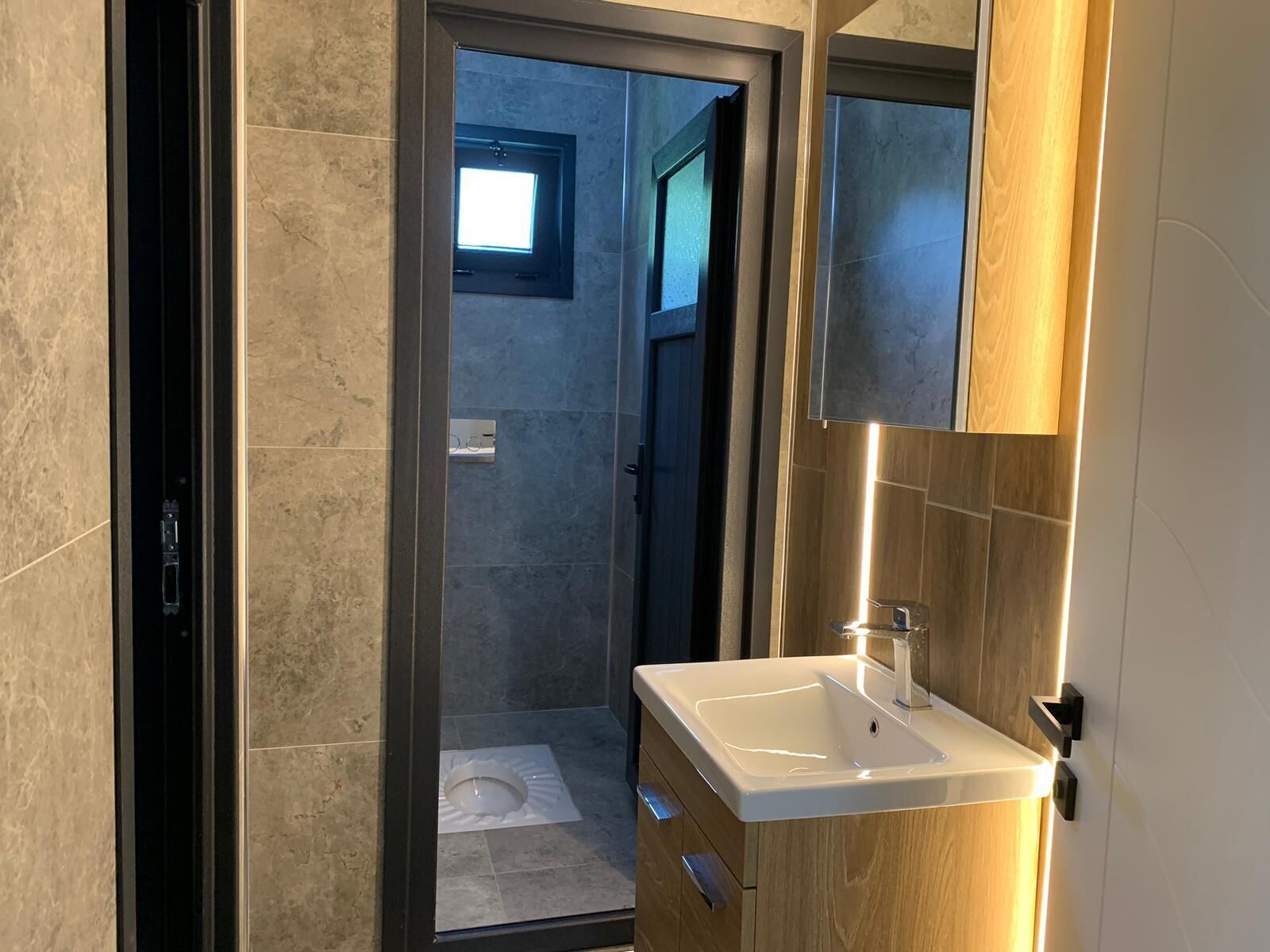 Shower, hair dryer, bathrobes, slippers