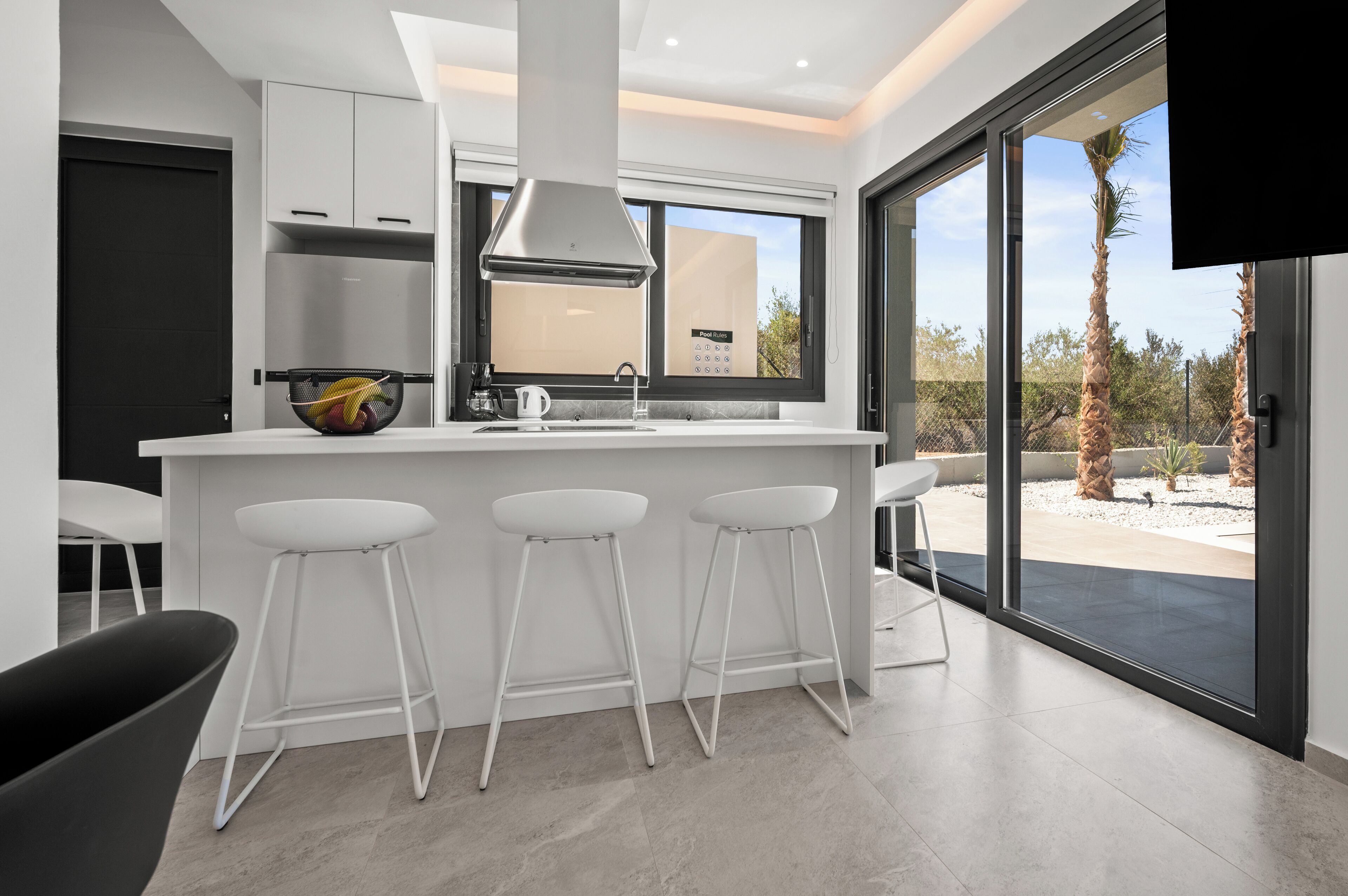 Aura Suite | Private kitchen | Full-size fridge, microwave, oven, stovetop