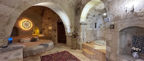 Minibar, desk, soundproofing, free WiFi