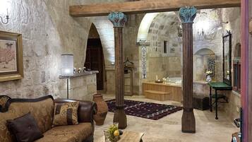 Minibar, desk, soundproofing, free WiFi