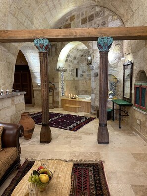 Minibar, desk, soundproofing, free WiFi - 1860 KADIEVİ (Ürgüp)