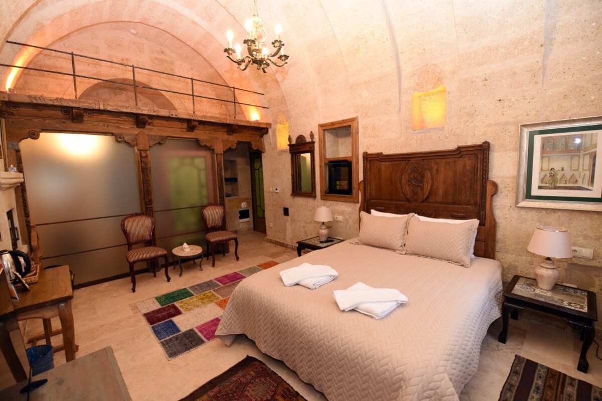 Quarto luxo | Frigobar, escrivaninha, quartos à prova de som, Wi-Fi de cortesia