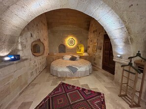 Minibar, skrivebord, lydisolert og wi-fi (inkludert)