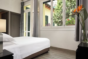 Superior Double Room, Patio, Garden View | Down comforters, in-room safe, individually decorated, desk - FH55 Med Guesthouse (Florence)
