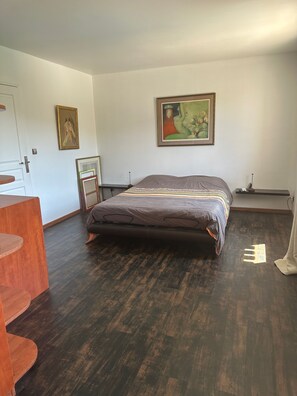 3 habitaciones, tabla de planchar con plancha y wifi gratis 