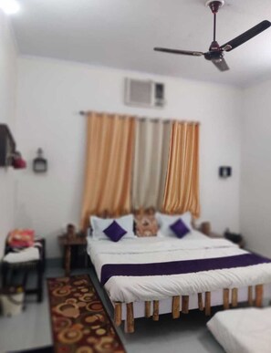 3 bedrooms, bed sheets