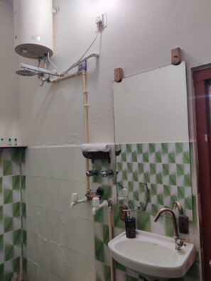 Dutxa, tovalloles, sabó i xampú