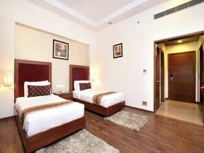 WiFi (無料)、ベッドシーツ