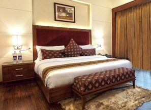 Free WiFi, bed sheets - Goroomgo Hotel Starwood Resorts HP (Baddi)