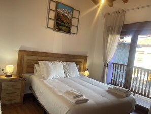 1 bedroom, iron/ironing board, free WiFi, bed sheets - Charming rural house Casa Zalo for 2-4 people in Mestas de Con (Cangas de Onís)