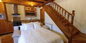 1 bedroom, iron/ironing board, free WiFi, bed sheets - Charming rural house Casa Zalo for 2-4 people in Mestas de Con (Cangas de Onís)