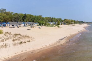 Nær stranden