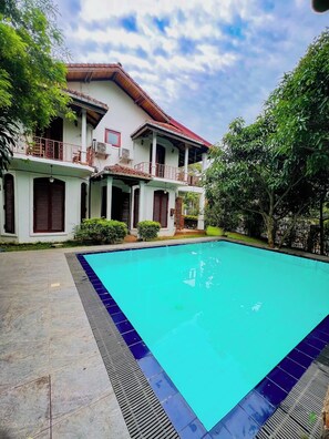 Outdoor pool - Stadium Reach Laythraa   (Kengalla)
